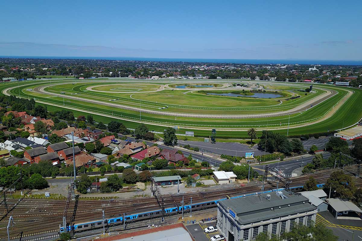 Caulfield residents angered by proposed entertainment venue at racecourse  reserve