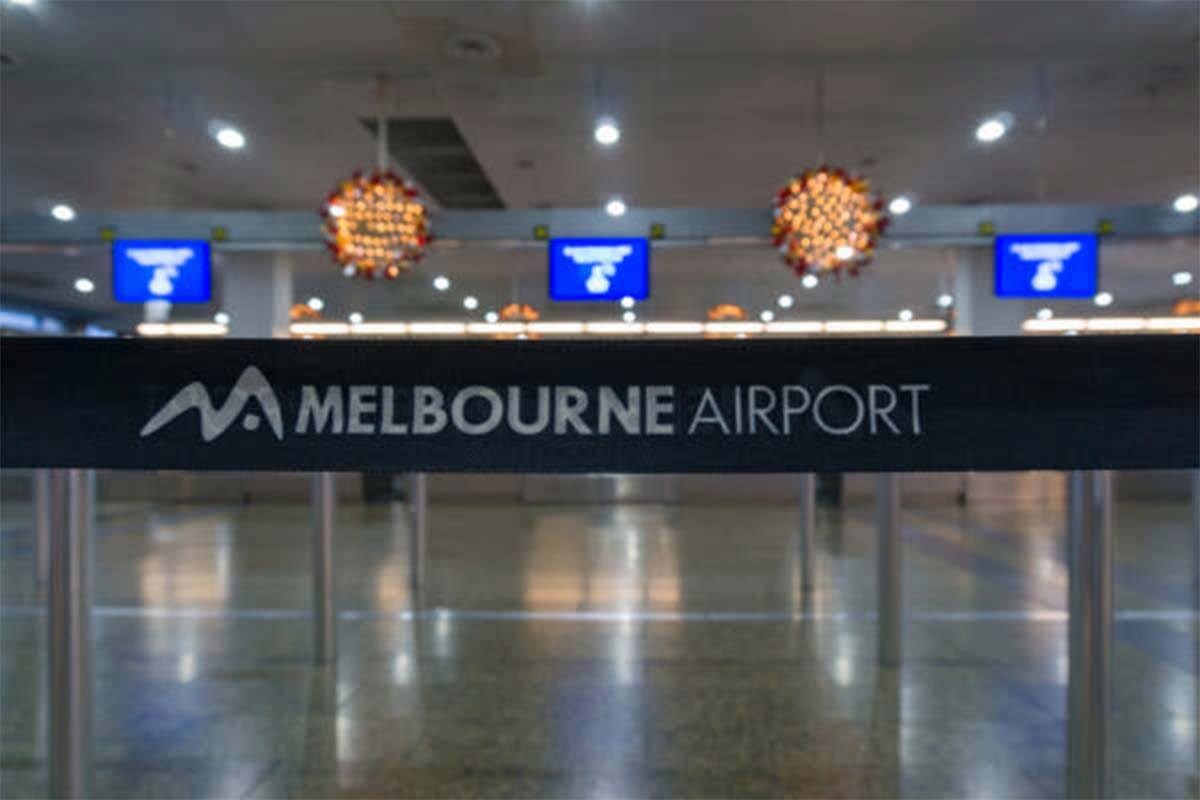 Article image for Qantas bungle: School trip stuck at Melbourne Airport for 18 hours