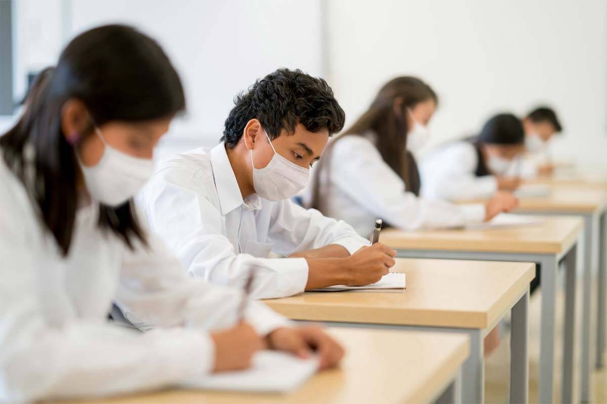 Article image for Victorian schools urge students and staff to wear masks