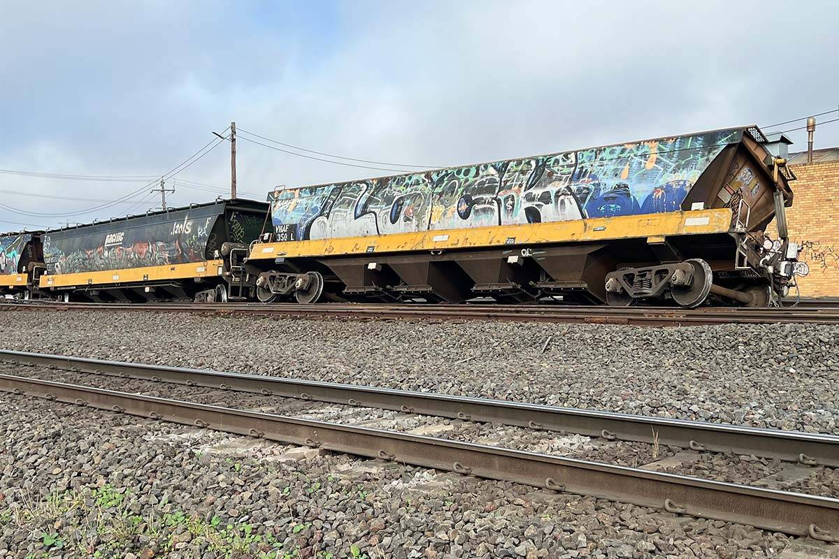 Article image for Train carriages come off the rails in North Geelong