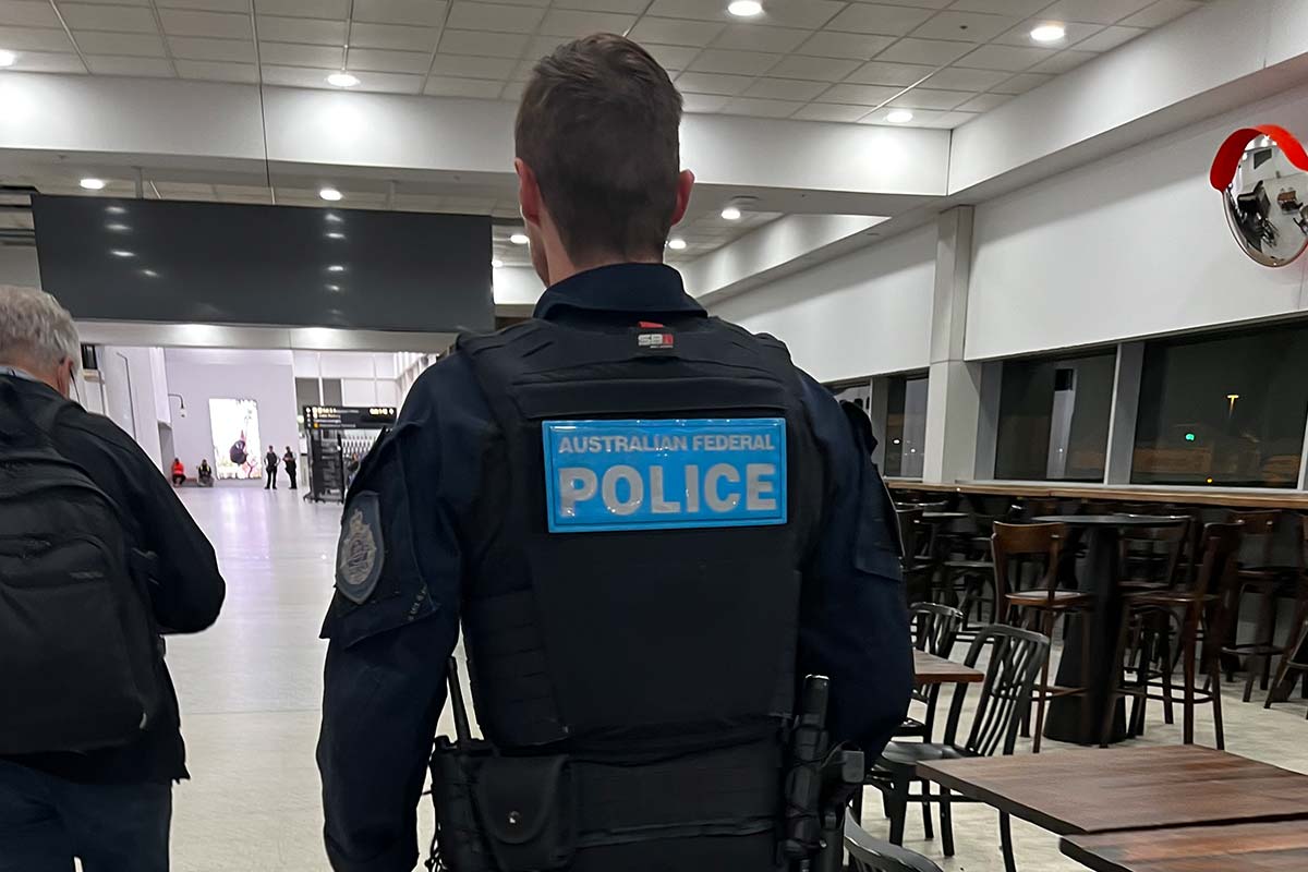 melbourne-airport-passengers-escorted-by-police-after-serious-sydney