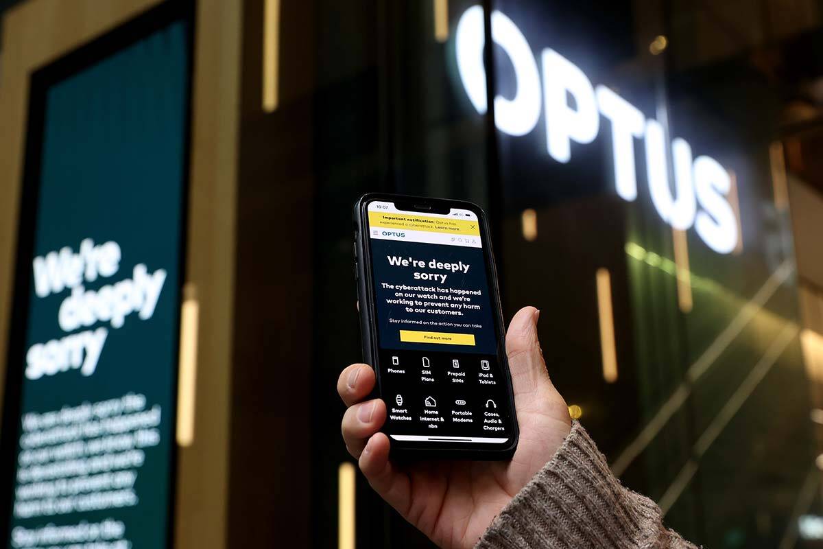 Article image for ‘Anxious, frustrated and confused’ Optus customers turn to Telecommunications Ombudsman