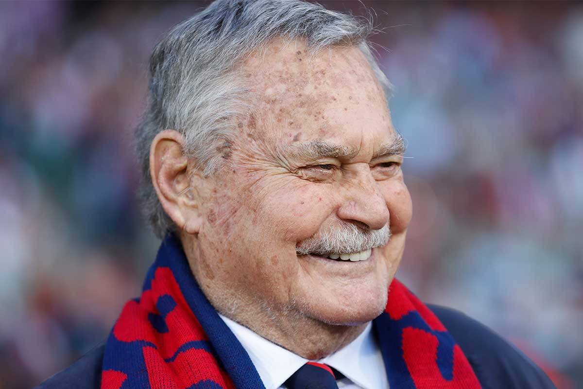 Article image for Neil Mitchell shares a heartfelt message from Ron Barassi’s family