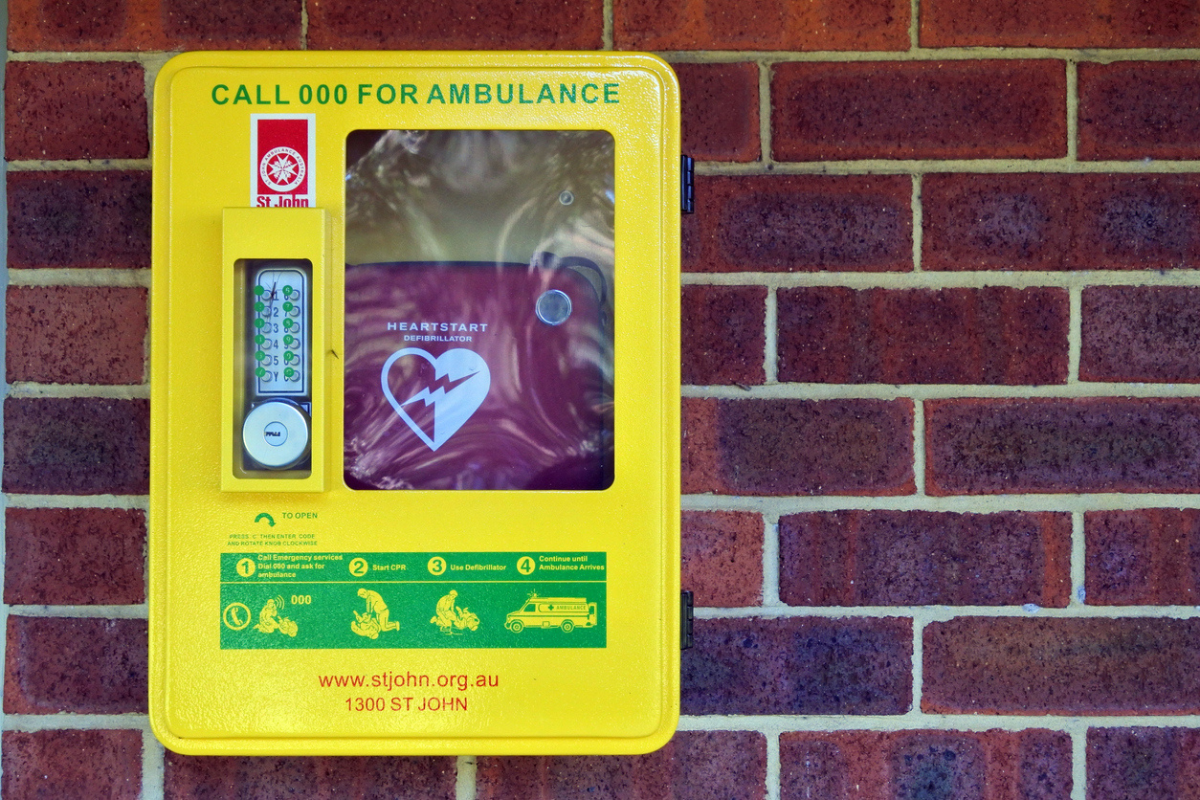 3AW-Istock-Defibrillators