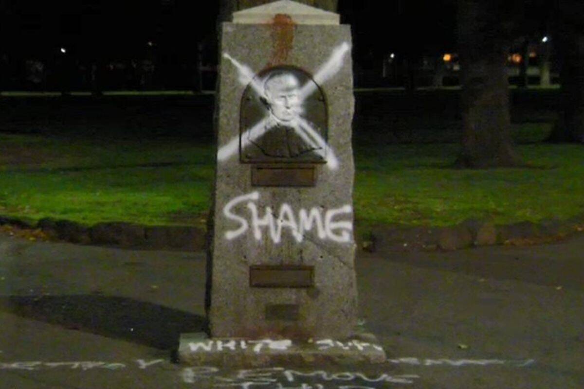 Article image for City of Yarra accused of being complicit in vandalism over pending Captain Cook decision