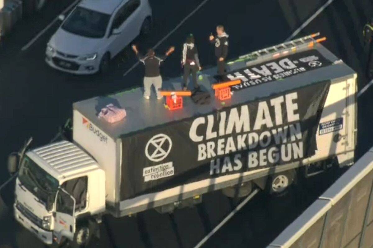 Article image for Extinction Rebellion protestors cause traffic chaos on the West Gate Bridge