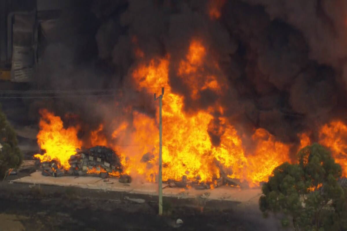 Article image for Fire authorities release fresh update on massive Derrimut blaze