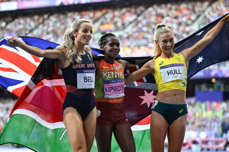 Jess Hull makes history with sensational silver medal in 1500m final