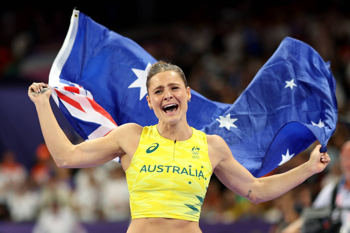 Article image for Steve Hooker lauds ‘incredible’ history-making pole vaulter Nina Kennedy