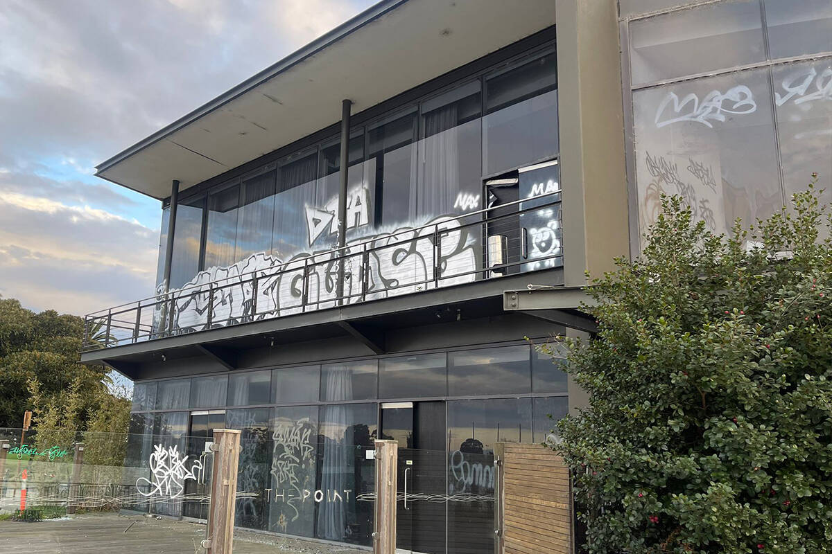 Article image for ‘Deeply concerned’: City of Port Phillip councillor on ‘beyond repair’ Albert Park restaurant