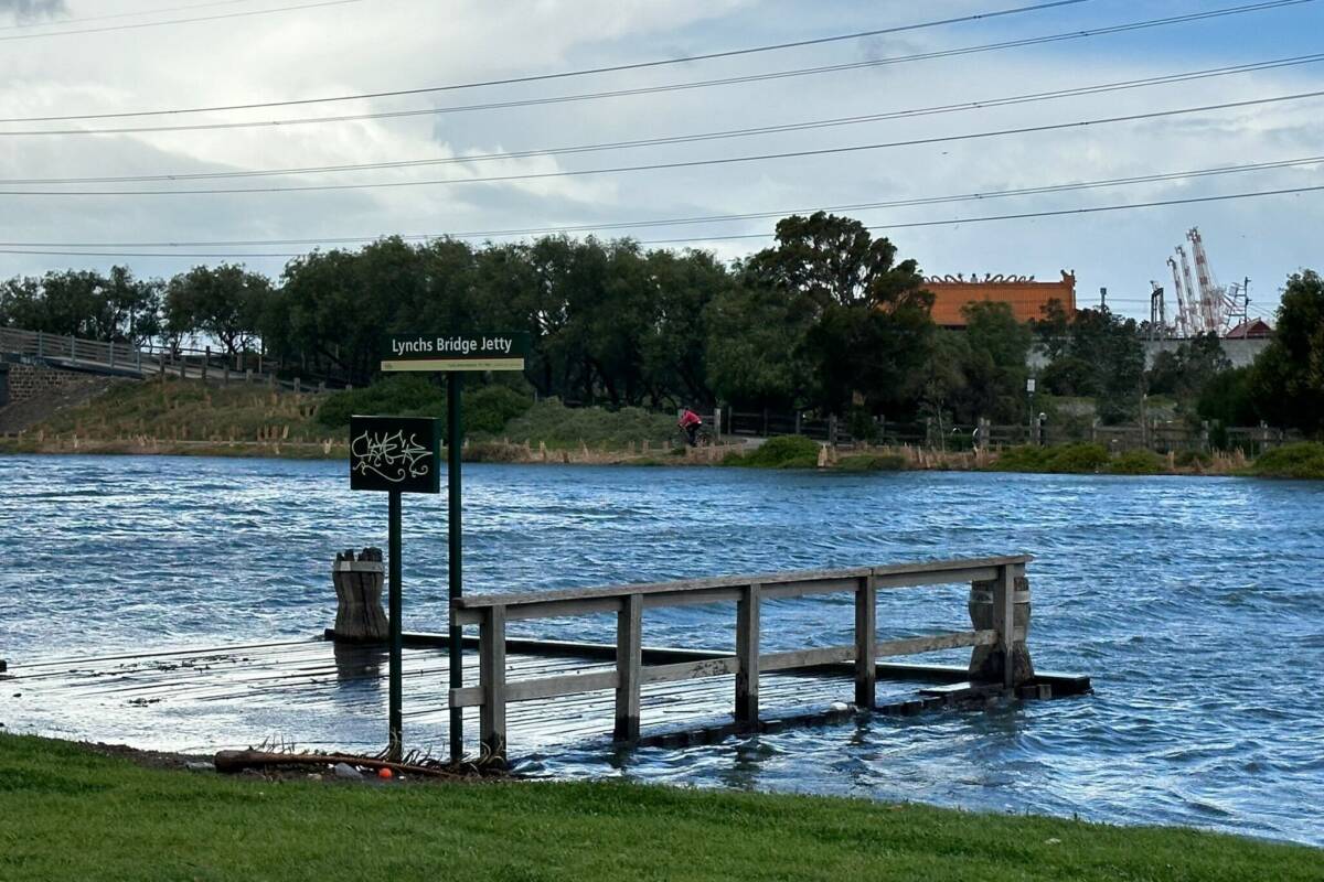 Article image for Maribyrnong River rises again after heavy rain in Melbourne