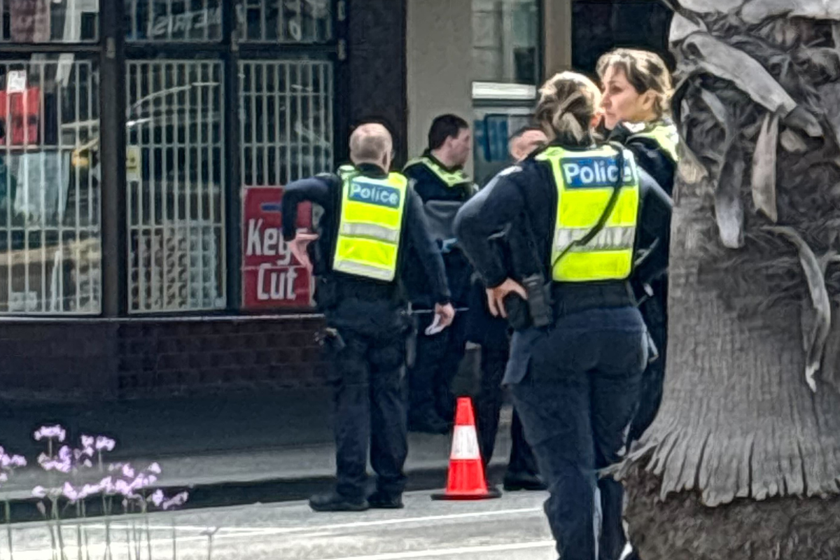 Article image for ‘Pretty upset’ eyewitness calls 3AW after serious assault at Port Melbourne tobacco store