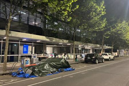 Victoria Police shuts down Docklands protest after complaints from residents