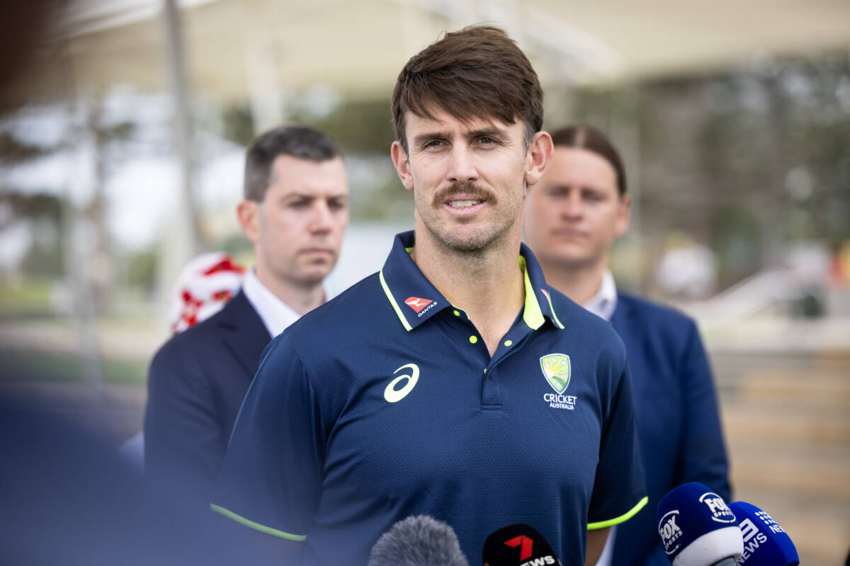 Article image for Mitch Marsh reveals he ‘squashed’ prospect of opening batting in Test team