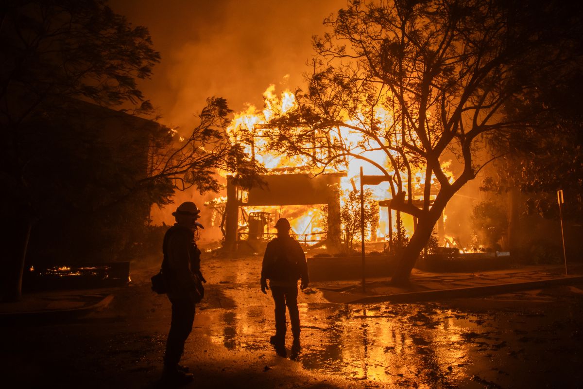 Article image for ‘I’m still overwhelmed’: LA residents detail the drama in the city as wildfires rage on