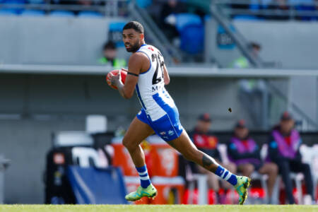 Former AFL player Tarryn Thomas allegedly held at gun point by two men
